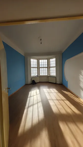 Wunderschöne helle 4-Zimmer Altbauwohnung — photo 1